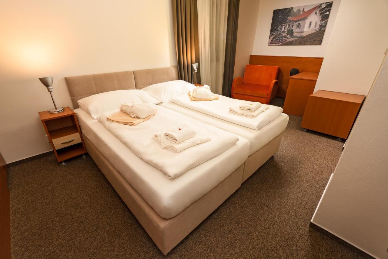 Hotel Termal ヴィフネ エクステリア 写真
