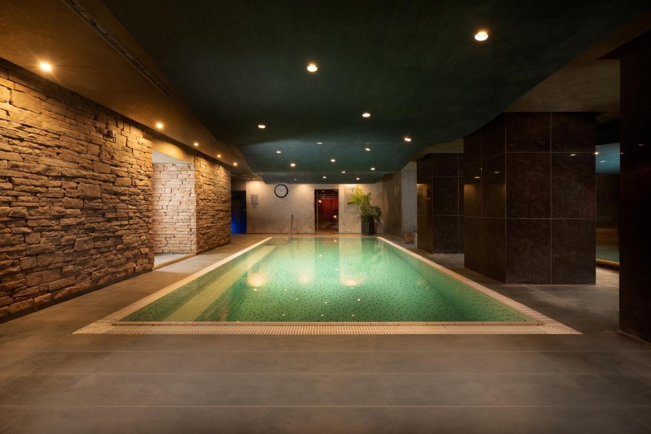 Hotel Termal ヴィフネ エクステリア 写真